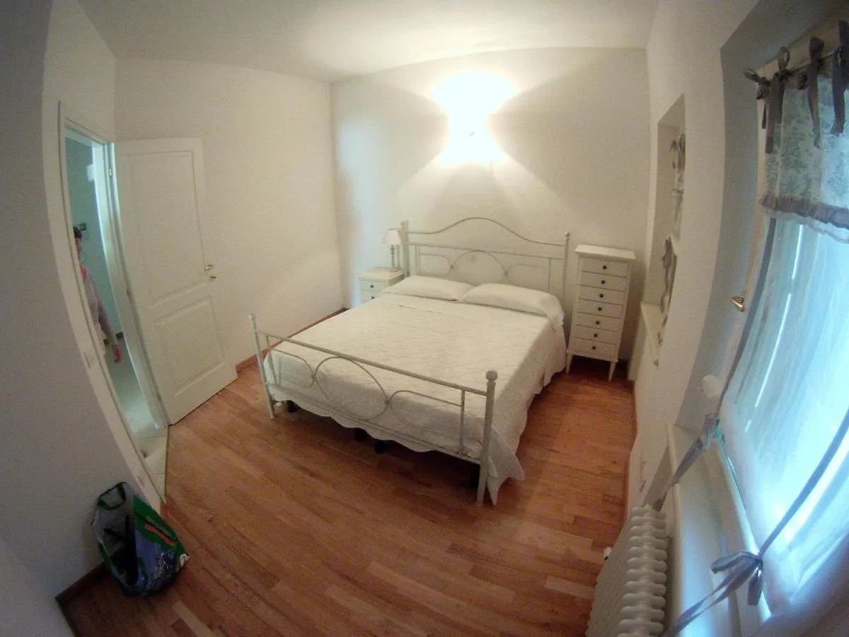 Charmante Apartament Lake Front Μαλτσεζίνε