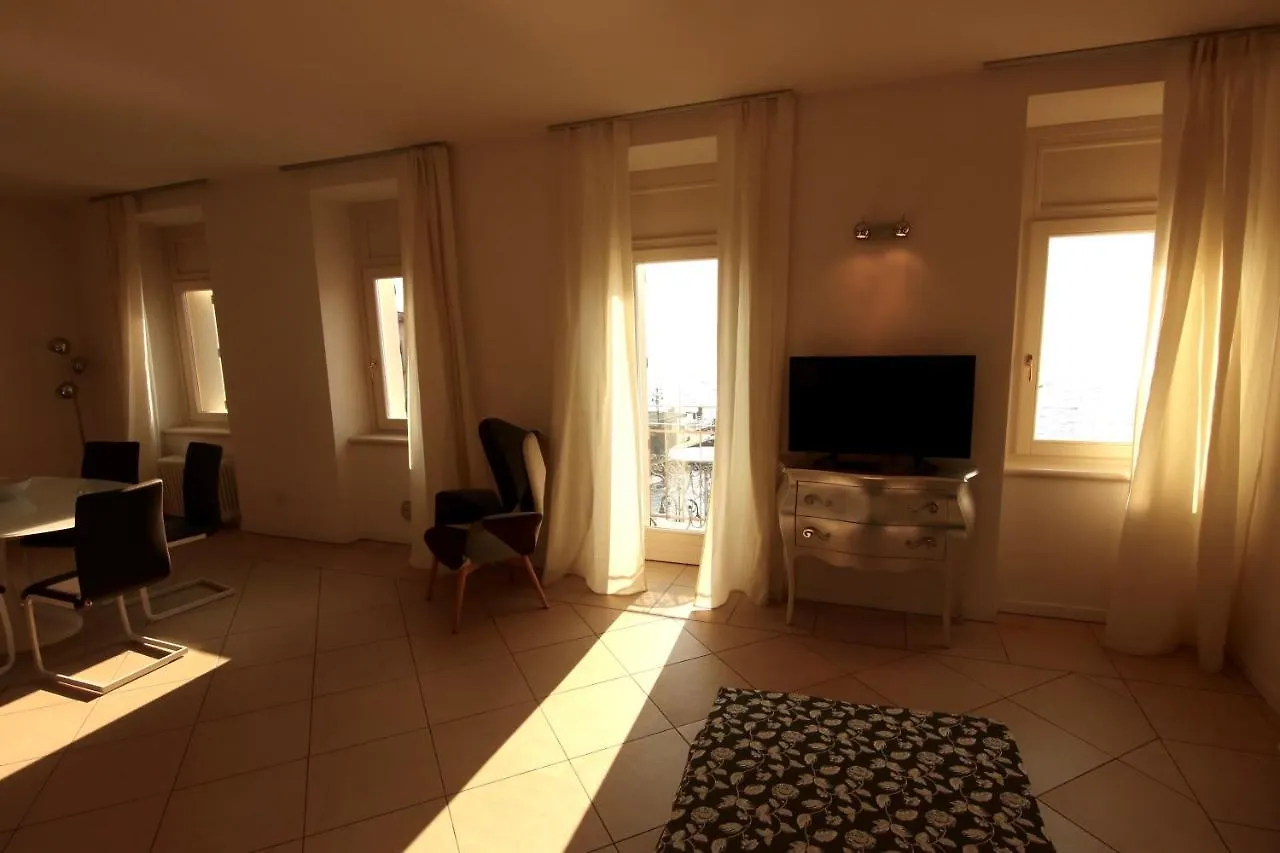 Charmante Apartament Lake Front Μαλτσεζίνε Διαμέρισμα