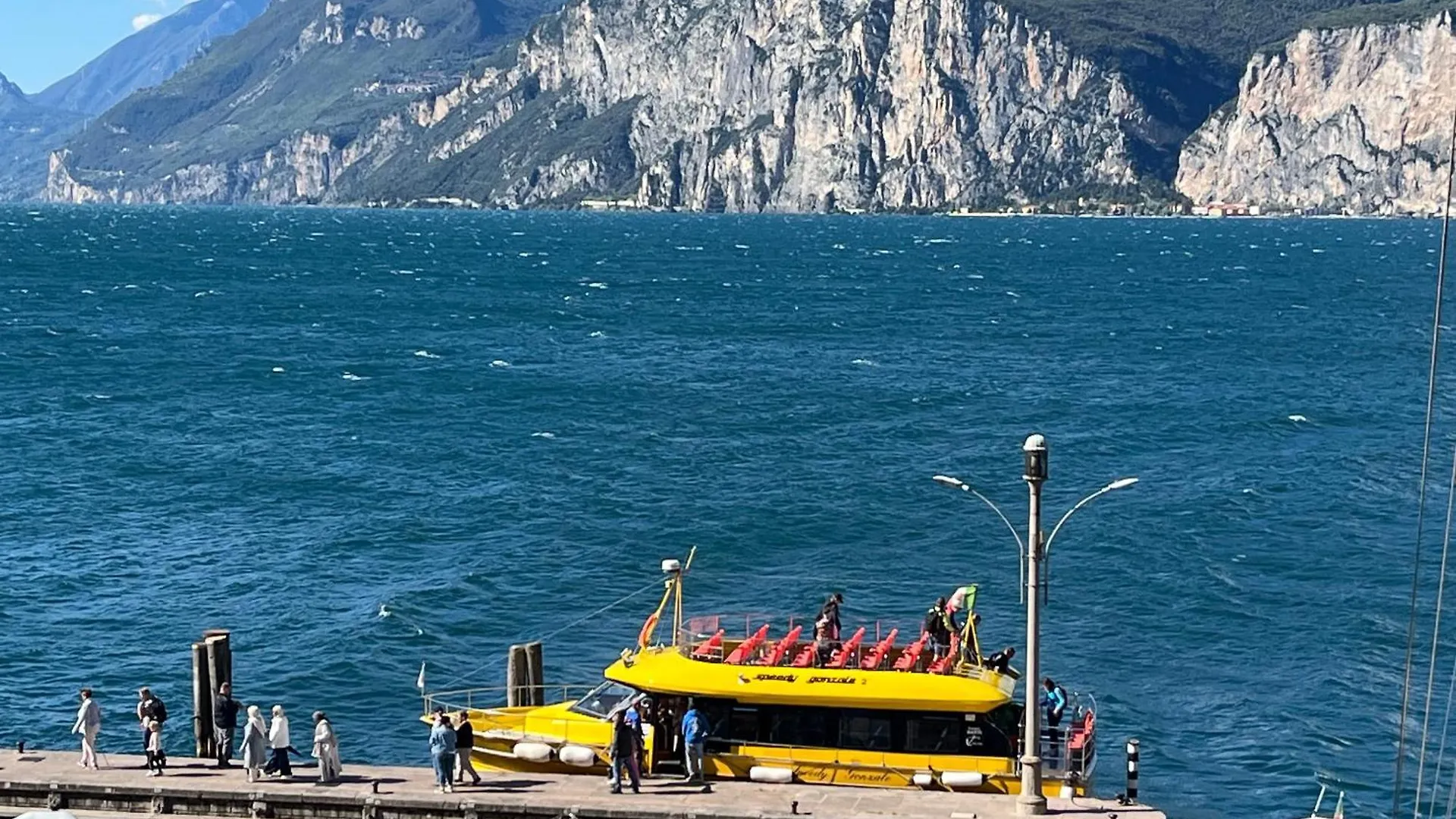Διαμέρισμα Charmante Apartament Lake Front Μαλτσεζίνε